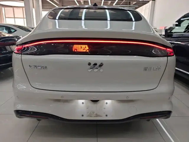 IM Motors LS6 — Фото автомобиля 5