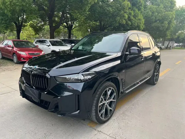 Фотография автомобиля — BMW X5