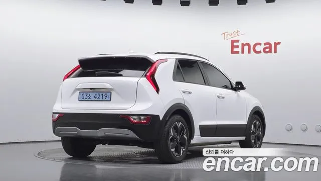 Kia Niro — Фото автомобиля 2