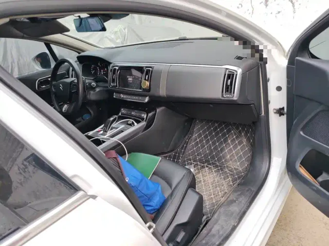 Citroen C6 — Фото автомобиля 15