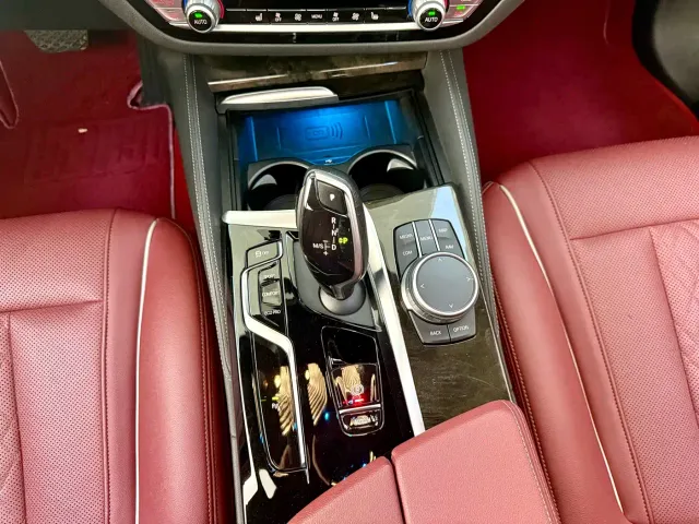 BMW 5 Series — Фото автомобиля 10