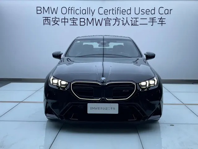 BMW M5 — Фото автомобиля 2
