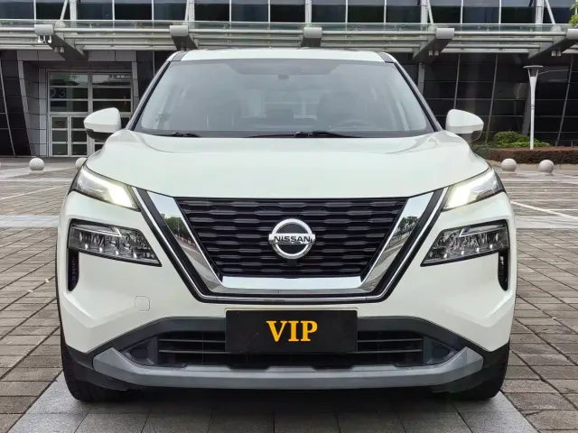 Nissan X-Trail — Фото автомобиля 2