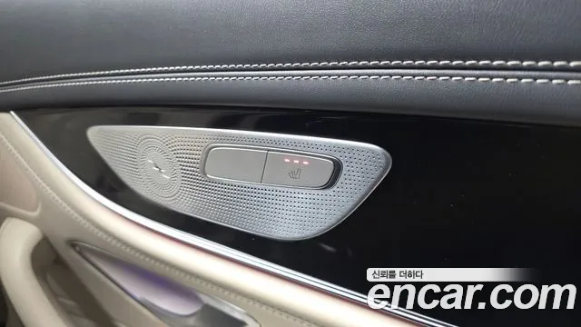 Mercedes-Benz AMG GT 4 двери 43 4MATIC+ — Фото автомобиля 19