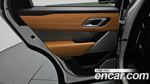 Land Rover Range Rover Velar — Фото автомобиля 24