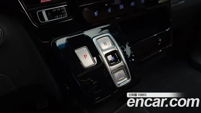 Hyundai Staria Staria 4WD Lounge 9 мест — Фото автомобиля 9