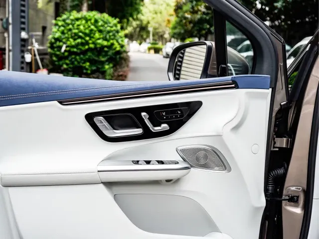 Mercedes-Benz EQE SUV — Фото автомобиля 13
