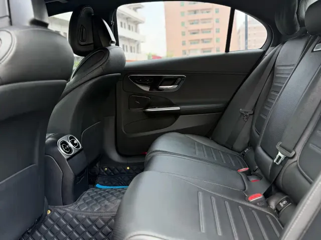 Mercedes-Benz C-Class — Фото автомобиля 18