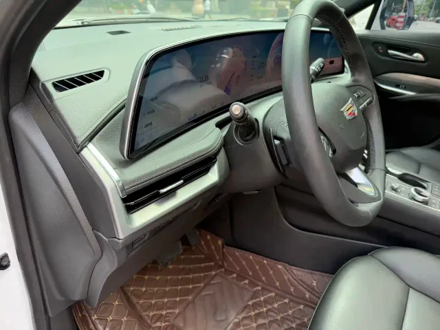 Cadillac XT4 — Фото автомобиля 17