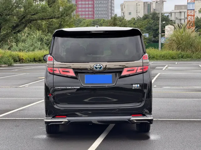 Toyota Vellfire — Фото автомобиля 5