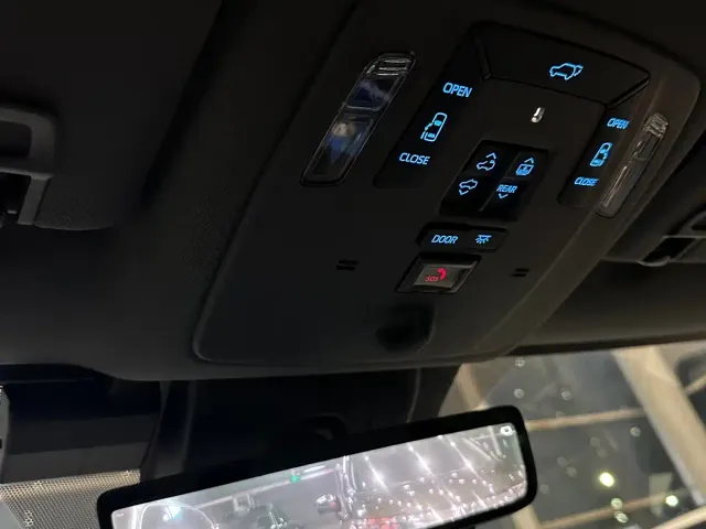 Toyota Granvia — Фото автомобиля 17