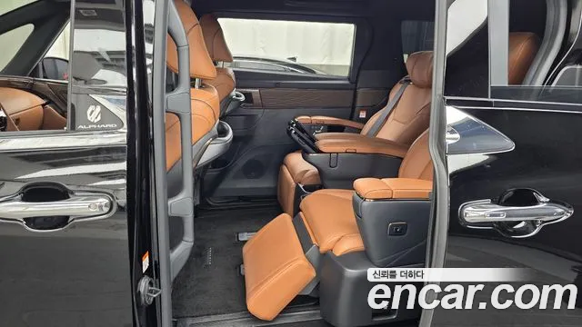 Toyota Alphard — Фото автомобиля 25