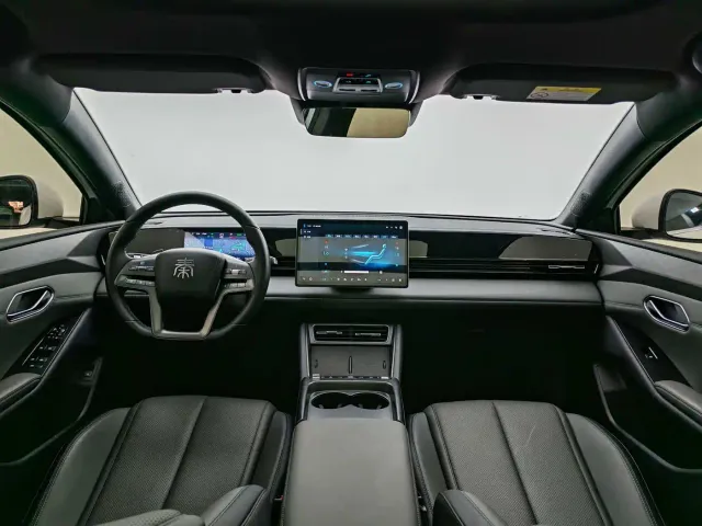 BYD Qin L — Фото автомобиля 17