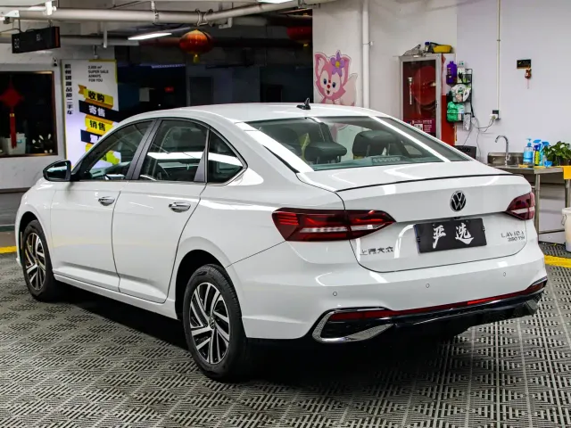 Volkswagen Lavida — Фото автомобиля 18
