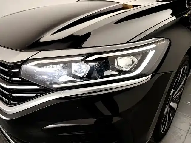 Volkswagen Passat — Фото автомобиля 18