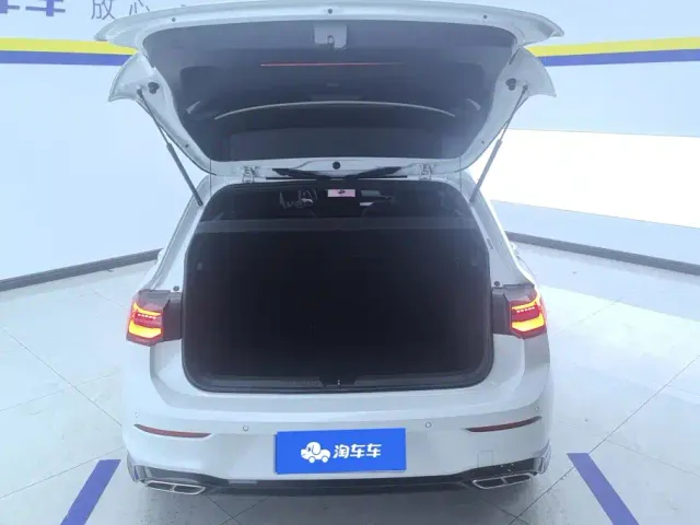 Volkswagen Golf — Фото автомобиля 4