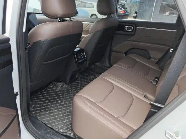 Wuling Starlight 560 — Фото автомобиля 11
