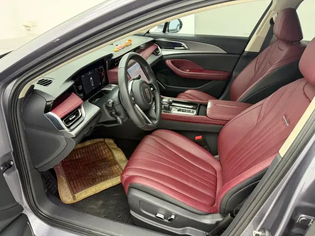 Hongqi H5 — Фото автомобиля 5