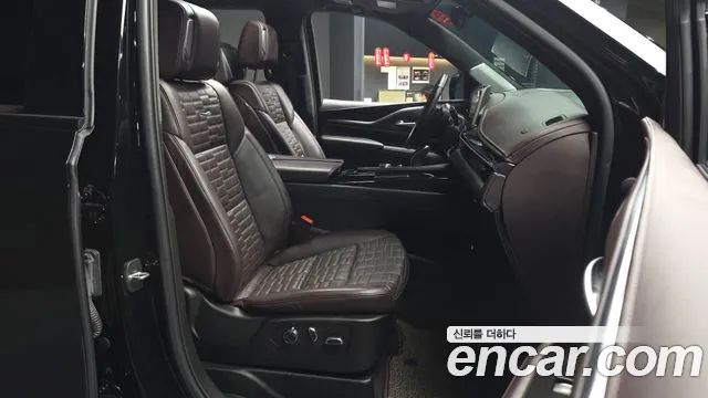 Cadillac Escalade 5th Gen — Фото автомобиля 17