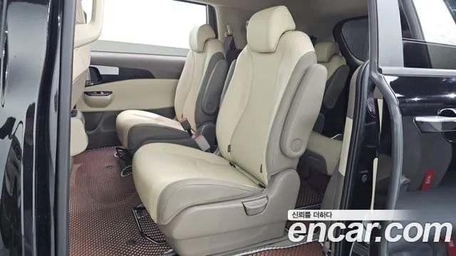 Kia Canival Carnival 4 поколение Дизель 9 мест Prestige — Фото автомобиля 12