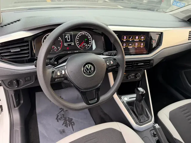 Volkswagen Polo — Фото автомобиля 6