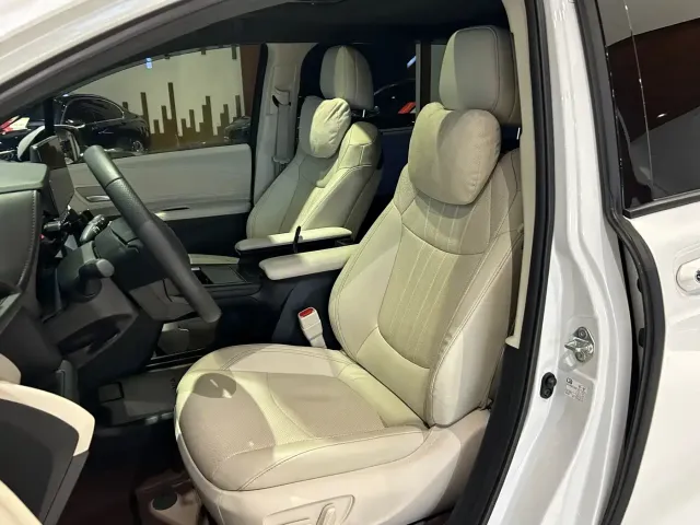 Toyota Granvia — Фото автомобиля 10