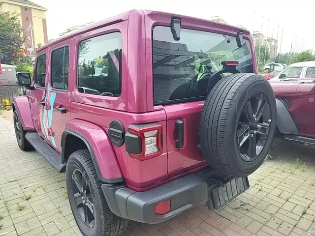 Jeep Wrangler — Фото автомобиля 4