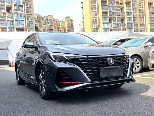 Changan Eado — Фото автомобиля 2