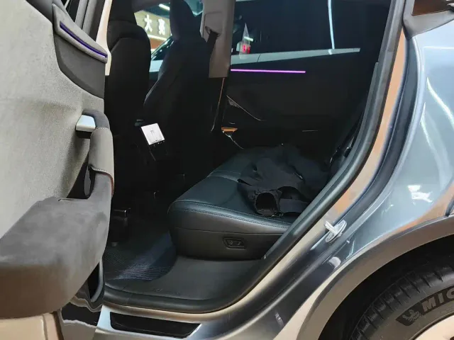 Tesla Model Y — Фото автомобиля 5