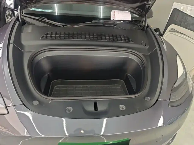 Tesla Model Y — Фото автомобиля 19