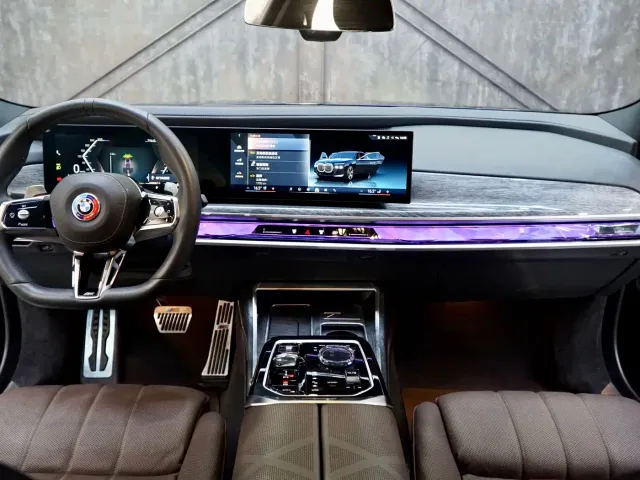 BMW 7 Series — Фото автомобиля 20