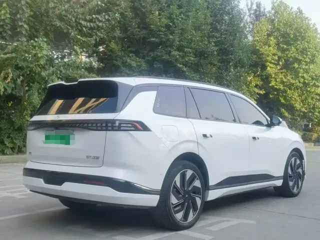 Dongfeng Yipai eπ008 2025 210Ultra Range Extender 5-Seater — Фото автомобиля 9