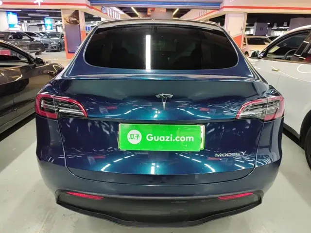 Tesla Model Y — Фото автомобиля 5