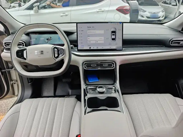 Geely Galaxy Stellar 6 — Фото автомобиля 9