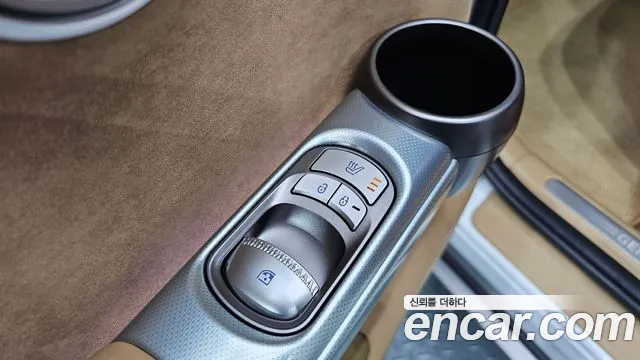 Genesis GV60 — Фото автомобиля 25