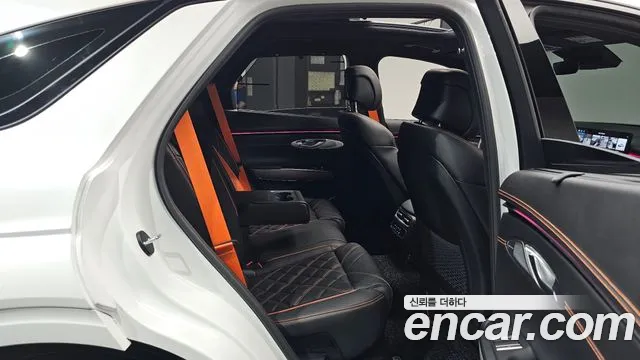 Genesis GV70 — Фото автомобиля 11