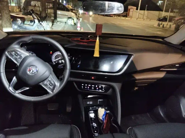 Buick Envision S — Фото автомобиля 10