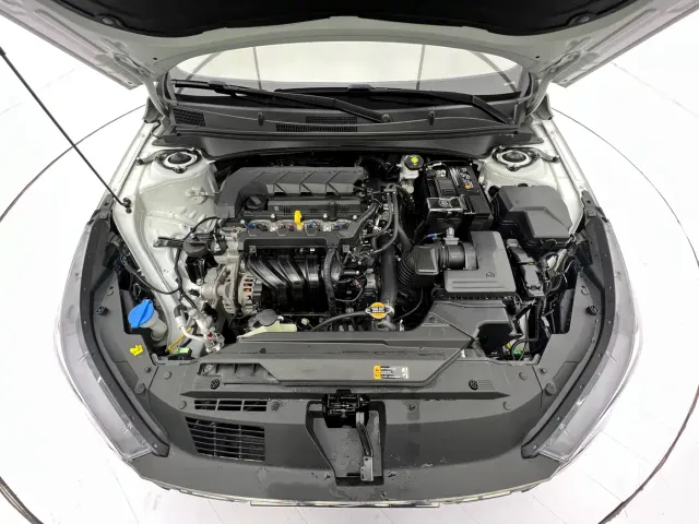 Hyundai Elantra — Фото автомобиля 8