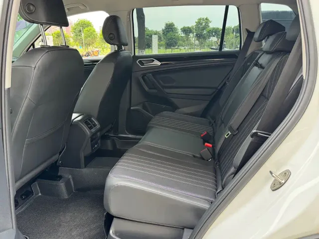 Volkswagen Tiguan L — Фото автомобиля 6