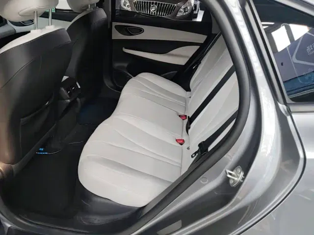 BYD Seal 05 DM-i — Фото автомобиля 16