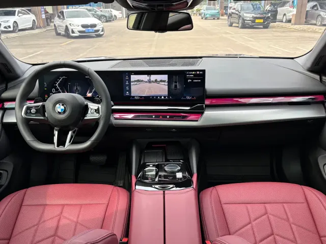 BMW 5 Series — Фото автомобиля 9