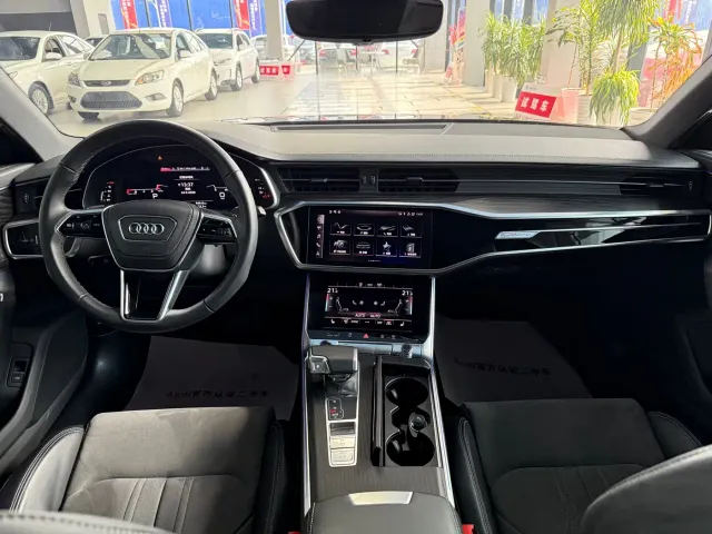 Audi A6L — Фото автомобиля 10