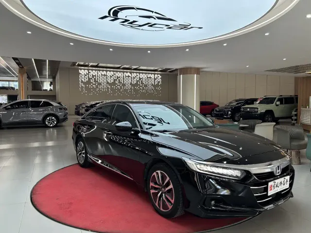 Honda Accord — Фото автомобиля 3