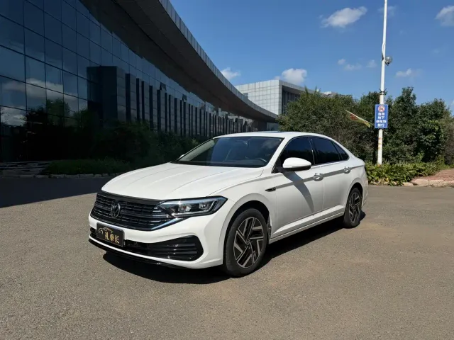 Фотография автомобиля — Volkswagen Sagitar