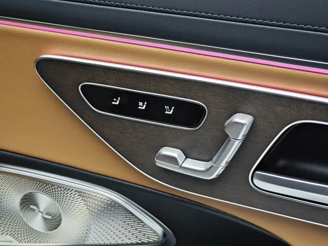 Mercedes-Benz E-Class — Фото автомобиля 21
