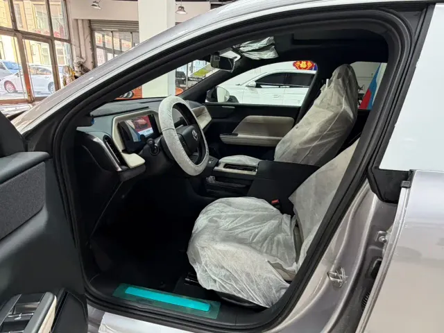 Volvo XC70 Plug-in Hybrid — Фото автомобиля 15