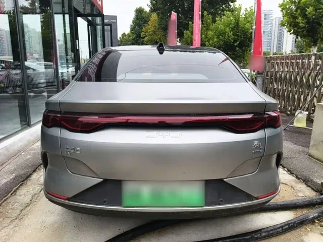 BYD Qin L — Фото автомобиля 5