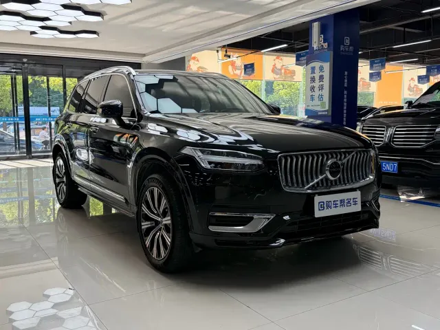 Volvo XC90 — Фото автомобиля 3