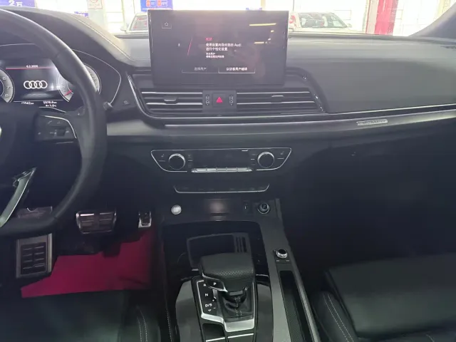 Audi Q5L — Фото автомобиля 15