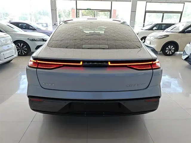 Geely Galaxy Xingyao 8 — Фото автомобиля 5